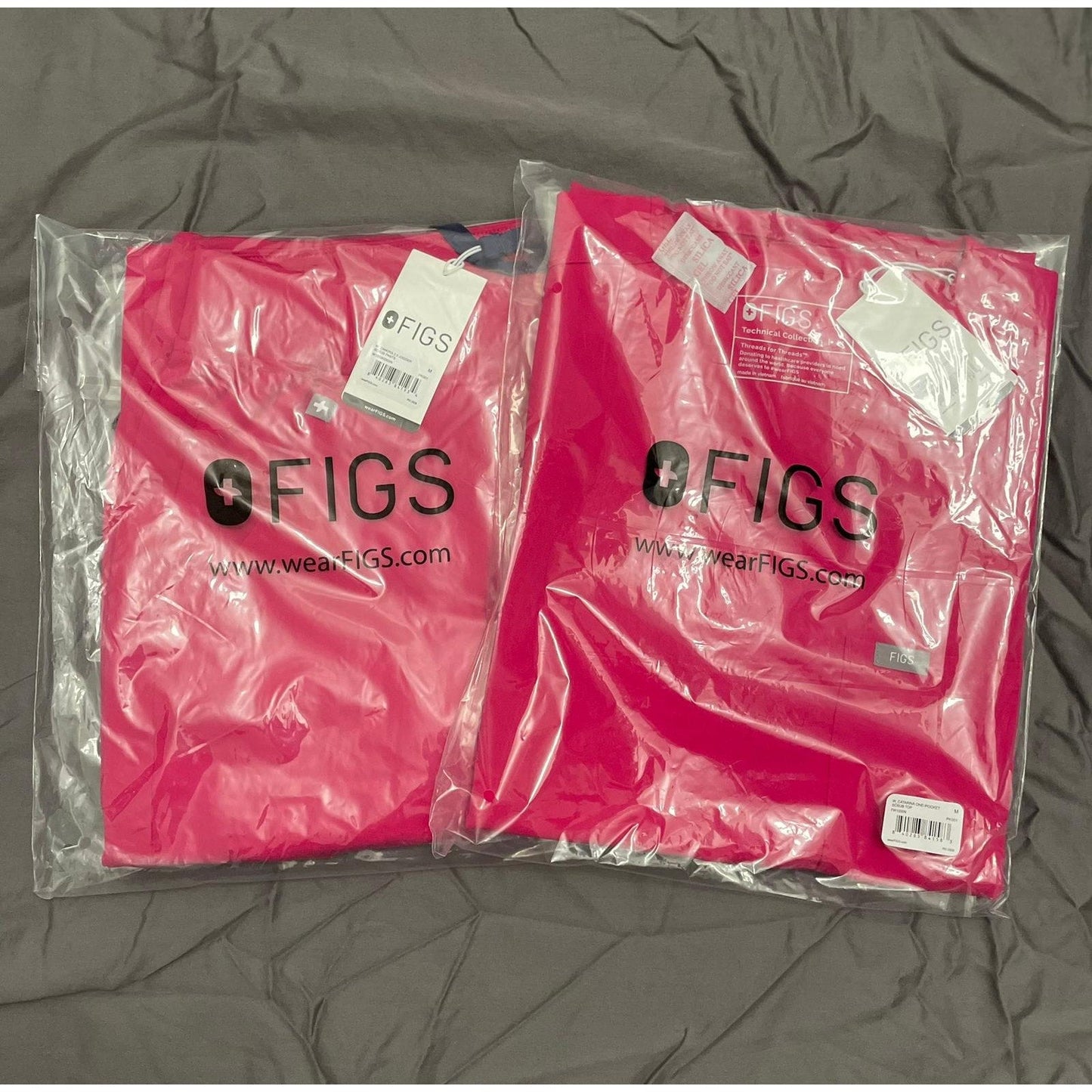 FIGS Women's Scrubs Catarina Top Zamora Joggers Set