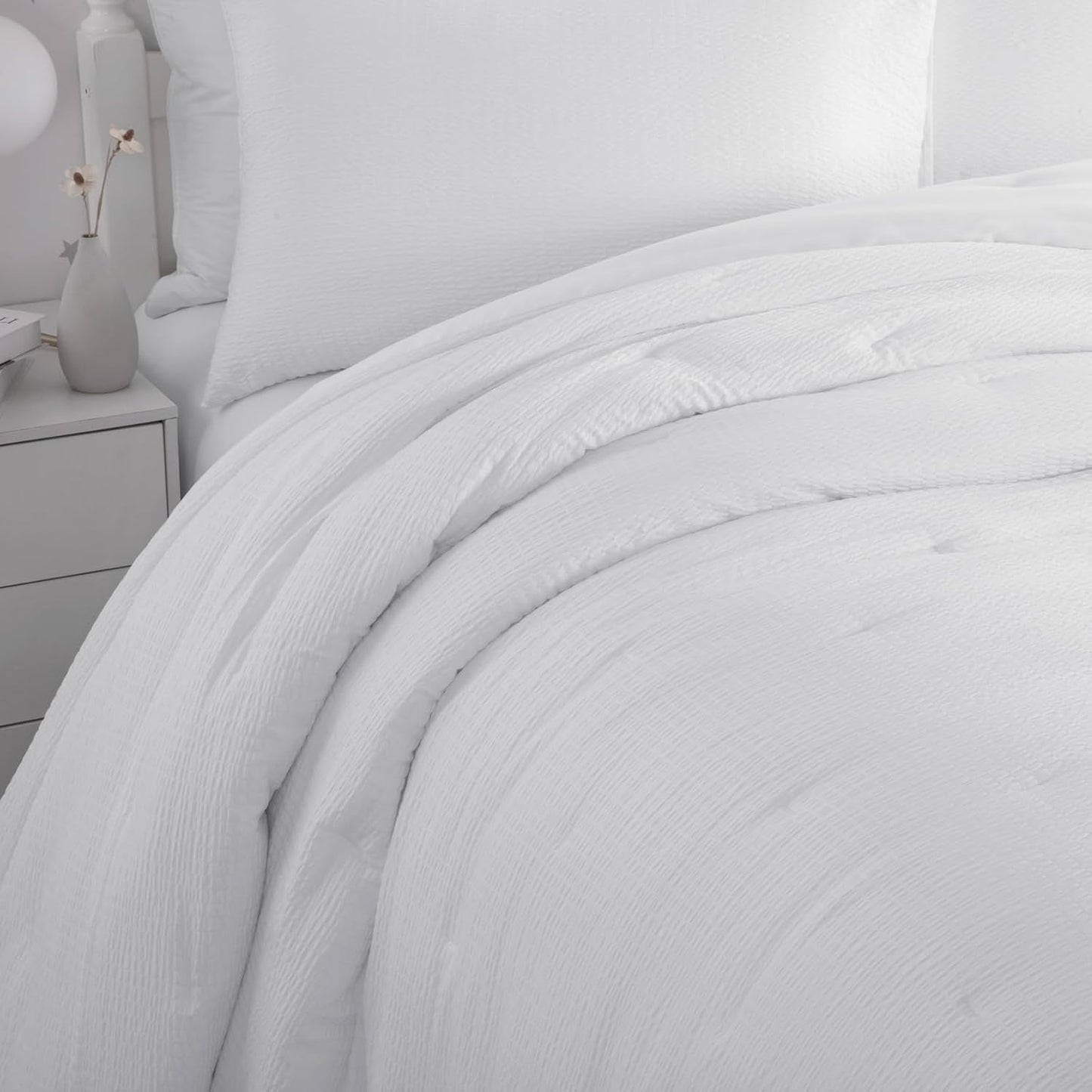 HOMBYS 3 Piece Seersucker Oversized King 120x120, Breathable White Soft Lightweight Bedding Comforter Sets with Comforter for All Season