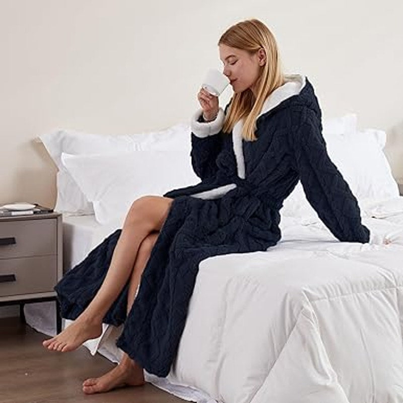 Dowesrobe Women's fluffy hooded plush bathrobe Winter warm and soft ladies long bathrobe (